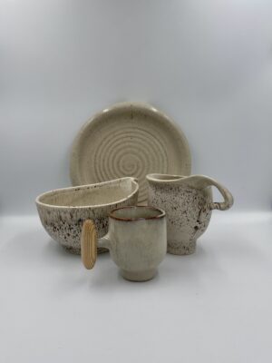 tableware collection, large plate, deep bowl, tea cup, coffee cup, indai, didelė lėkštė, gilus dubuo, puodelis arbatai, puodelis kavai