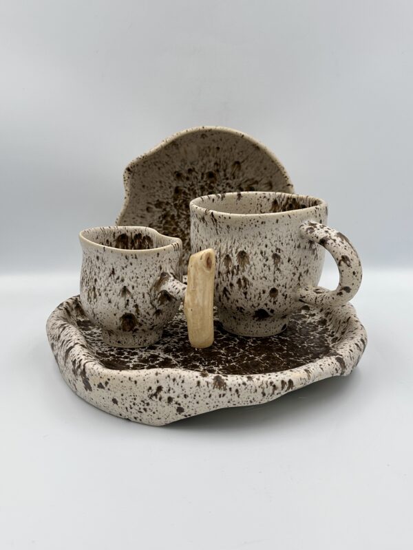 tableware collection, dinnerware set, large plate, deep bowl, tea cup, coffee cup, indai, didelė lėkštė, gilus dubuo, puodelis arbatai, puodelis kavai