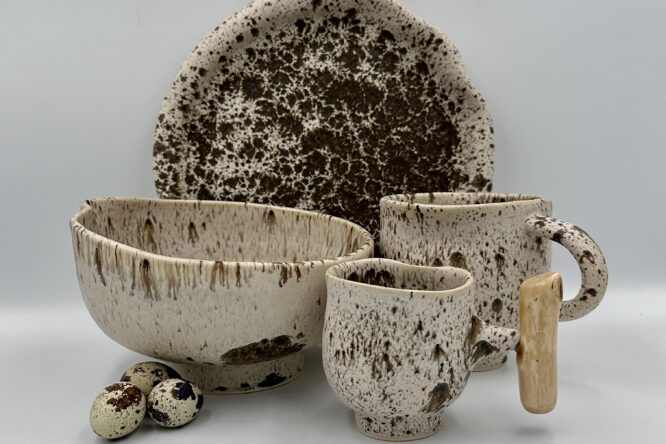 tableware collection, dinnerware set, large plate, deep bowl, tea cup, coffee cup, indai, didelė lėkštė, gilus dubuo, puodelis arbatai, puodelis kavai